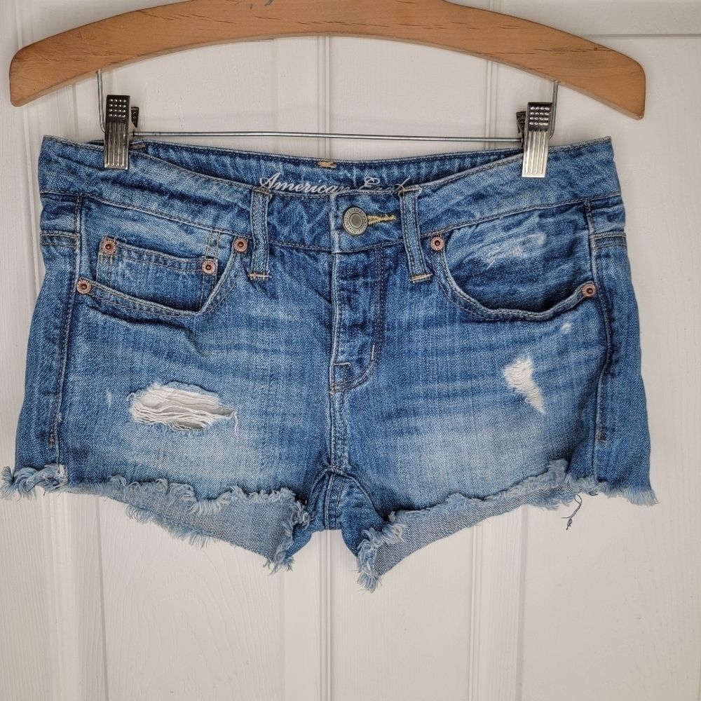 American Eagle distressed raw hem denim jean shorts 0